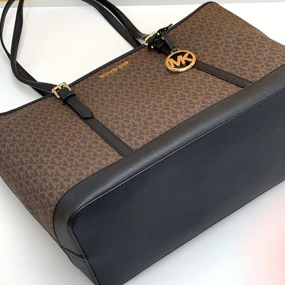 MICHAEL KORS OUTLET
Jet Set Travel Large Logo Tote Bag - Picture 3 of 14